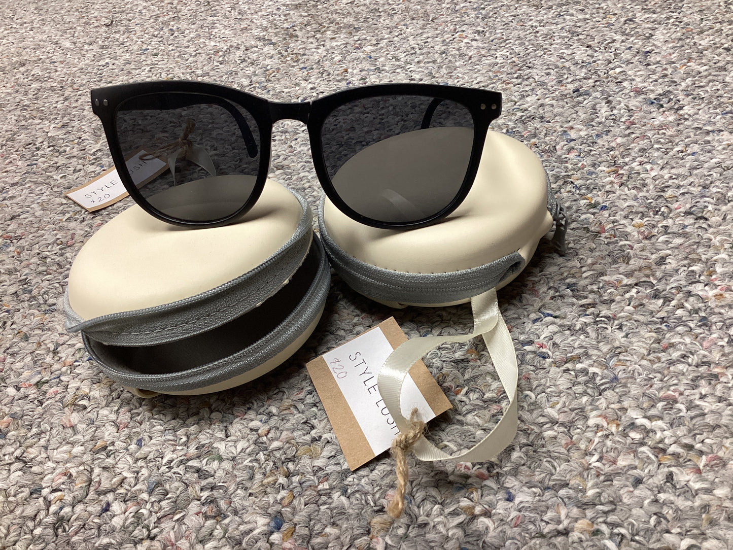 Folding sunglasses