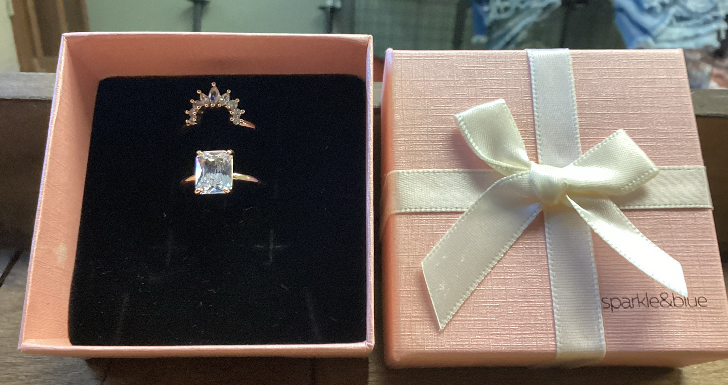 Tiara ring in pink box