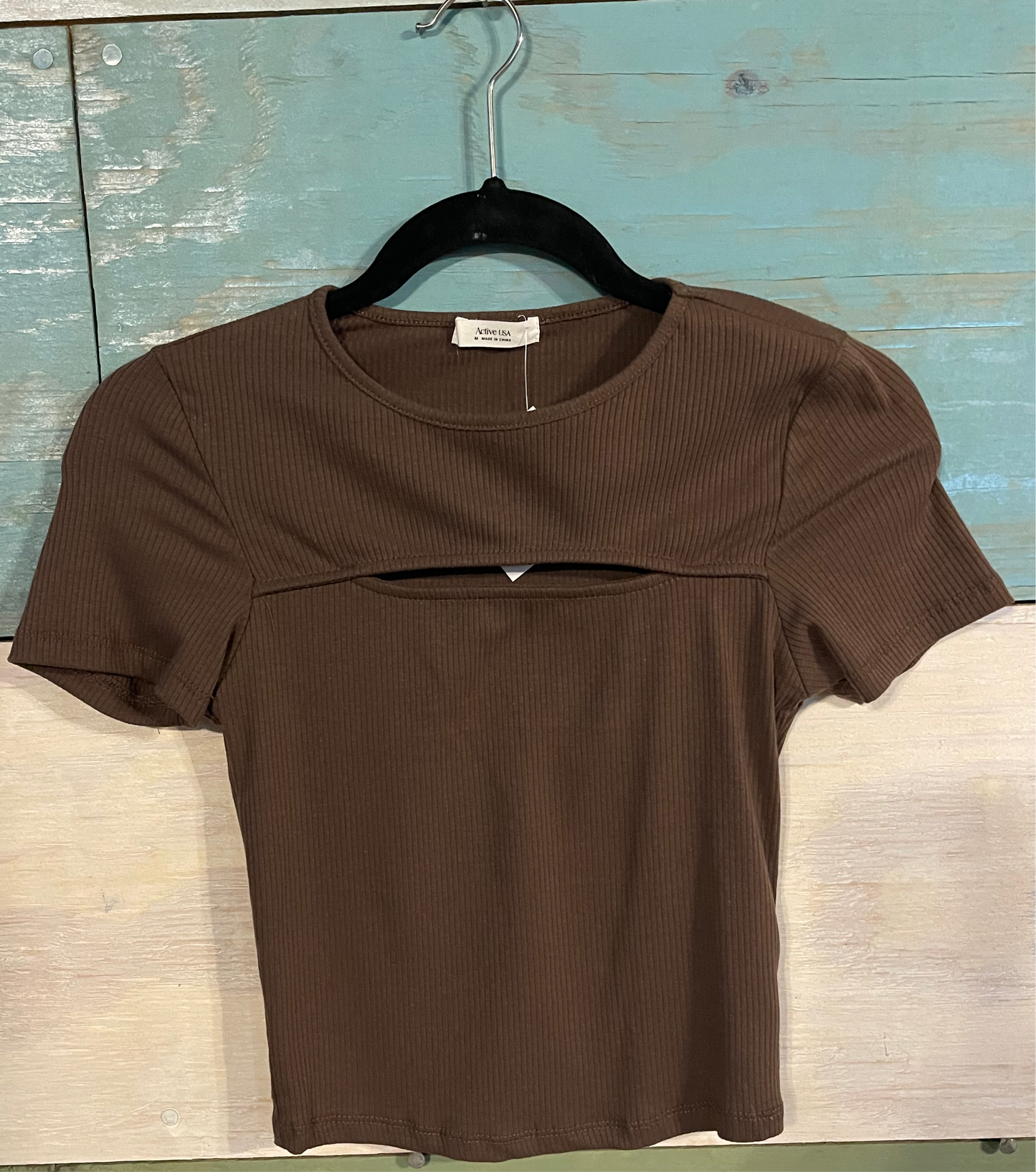 Active USA Peek-a-Boo Crop