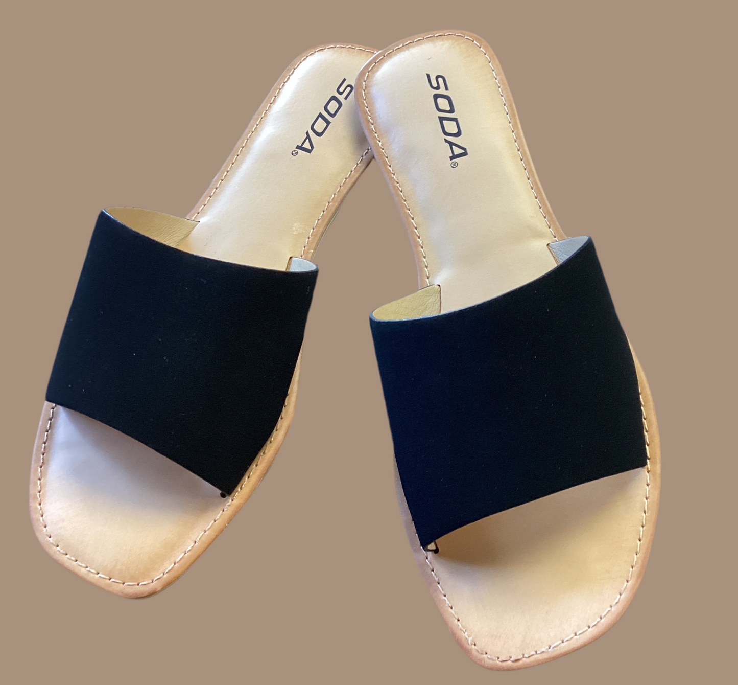 Soda sandals
