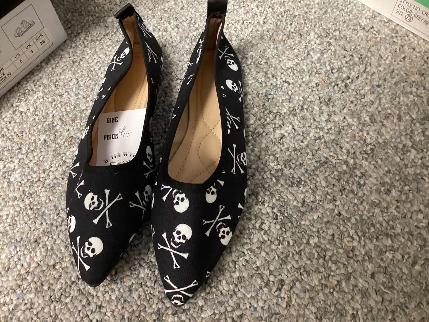 Women’s skull shoes