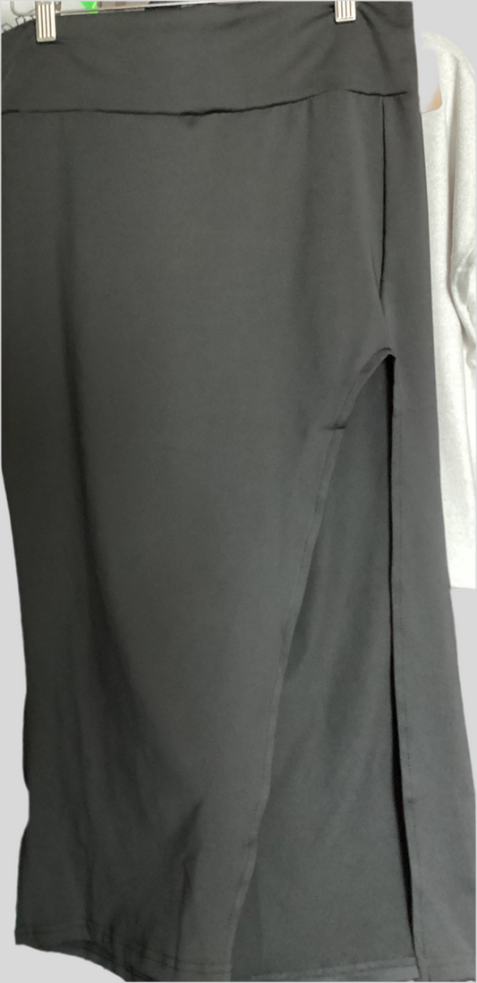Knit Skirt with side slit