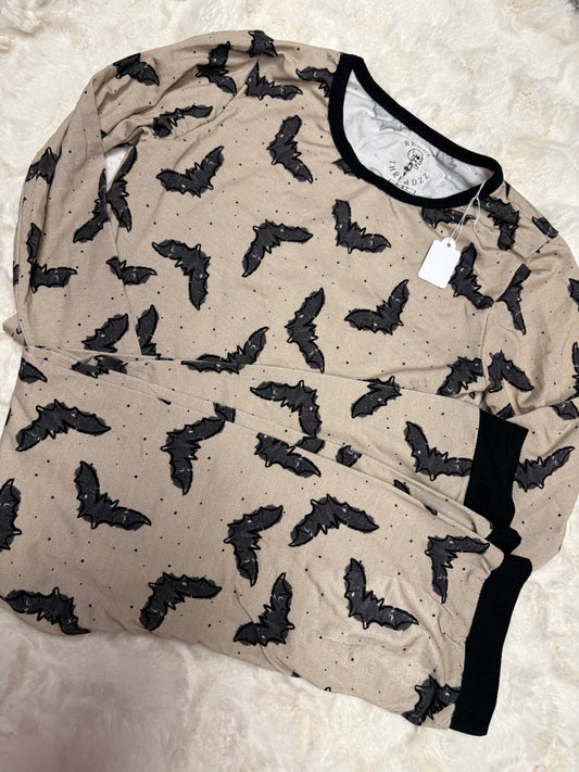 Kids bamboo pajamas- tan with bats